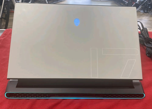 Alienware m17 r2 RTX 2070 8gb dedicated