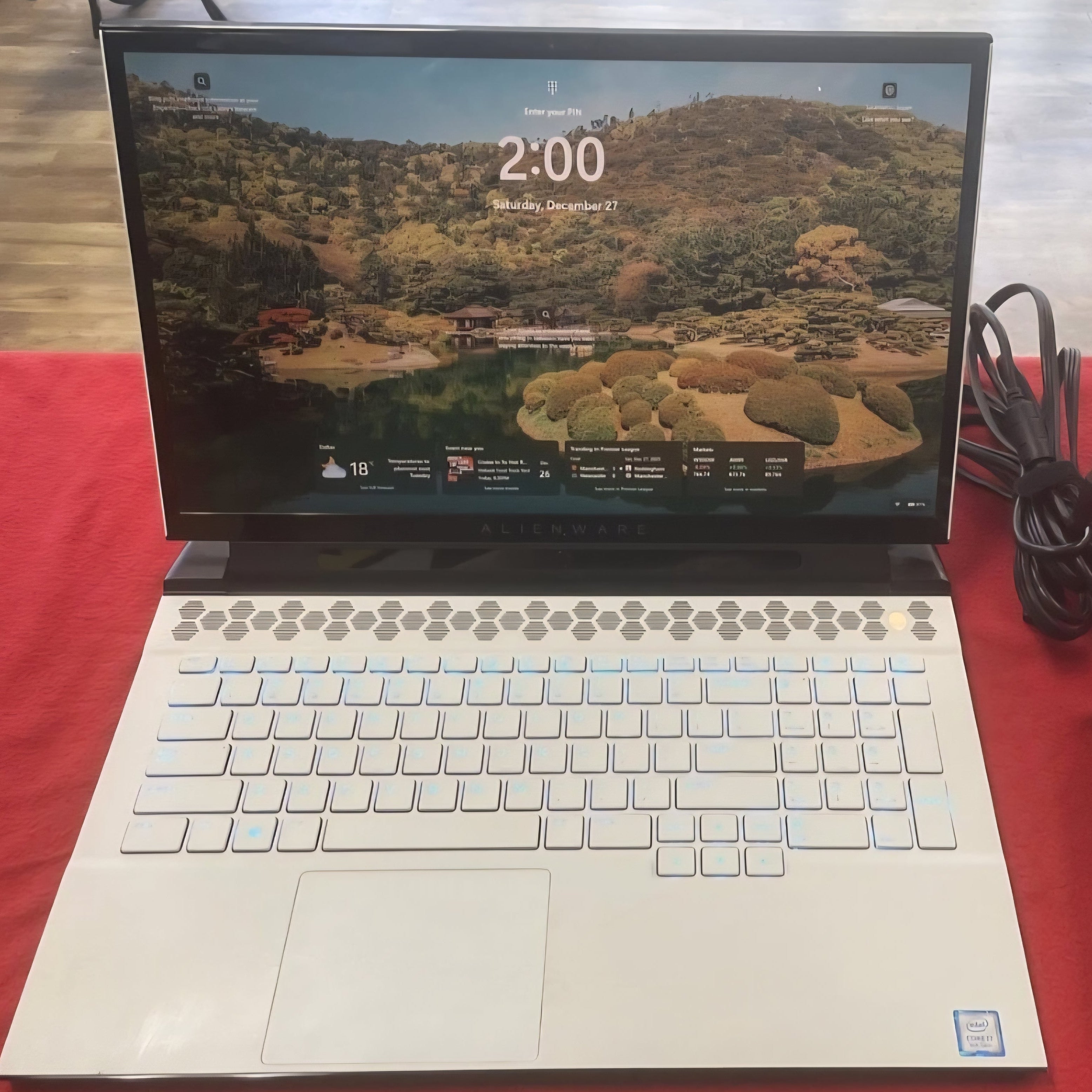 Alienware m17 r2 RTX 2070 8gb dedicated